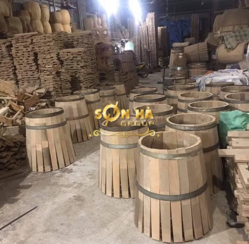 tổng kho thùng rượu gỗ sồi nhập khẩu.